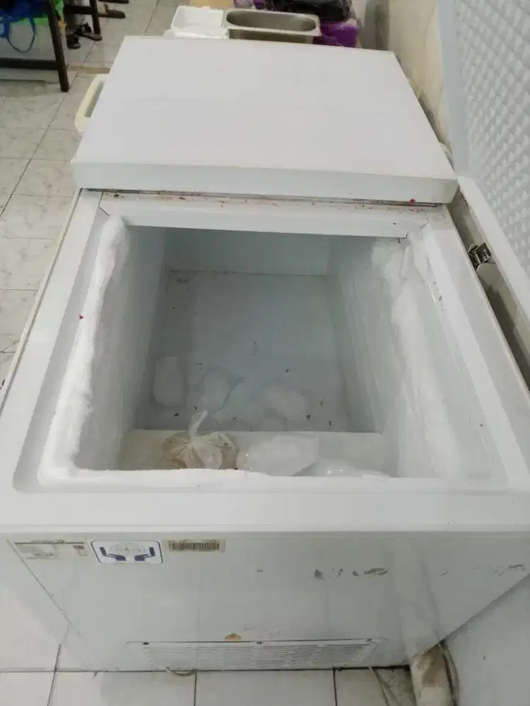 Freezer 400liter bagus