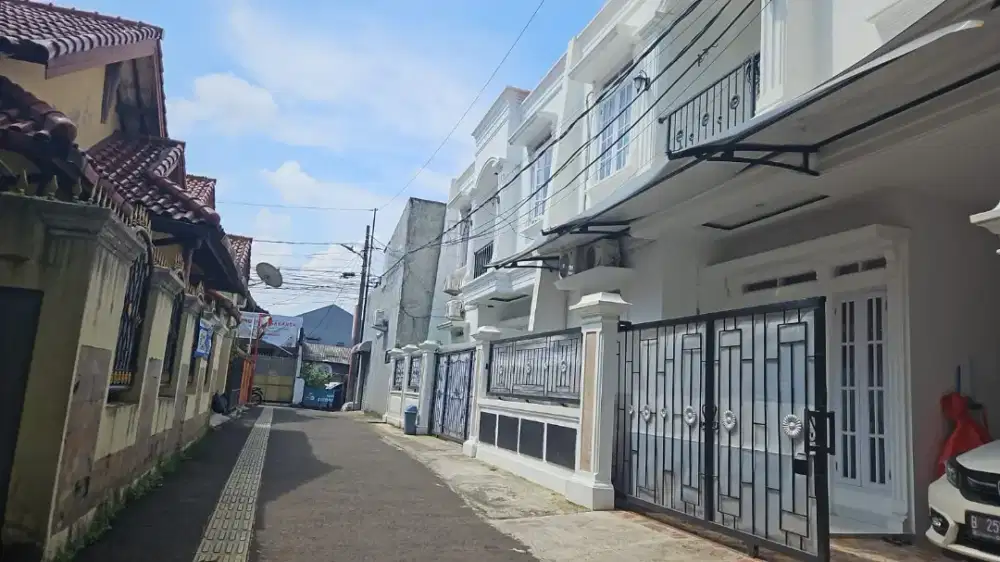 Rumah non cluster 2lt jagakarsa 1 M an masuk mobil