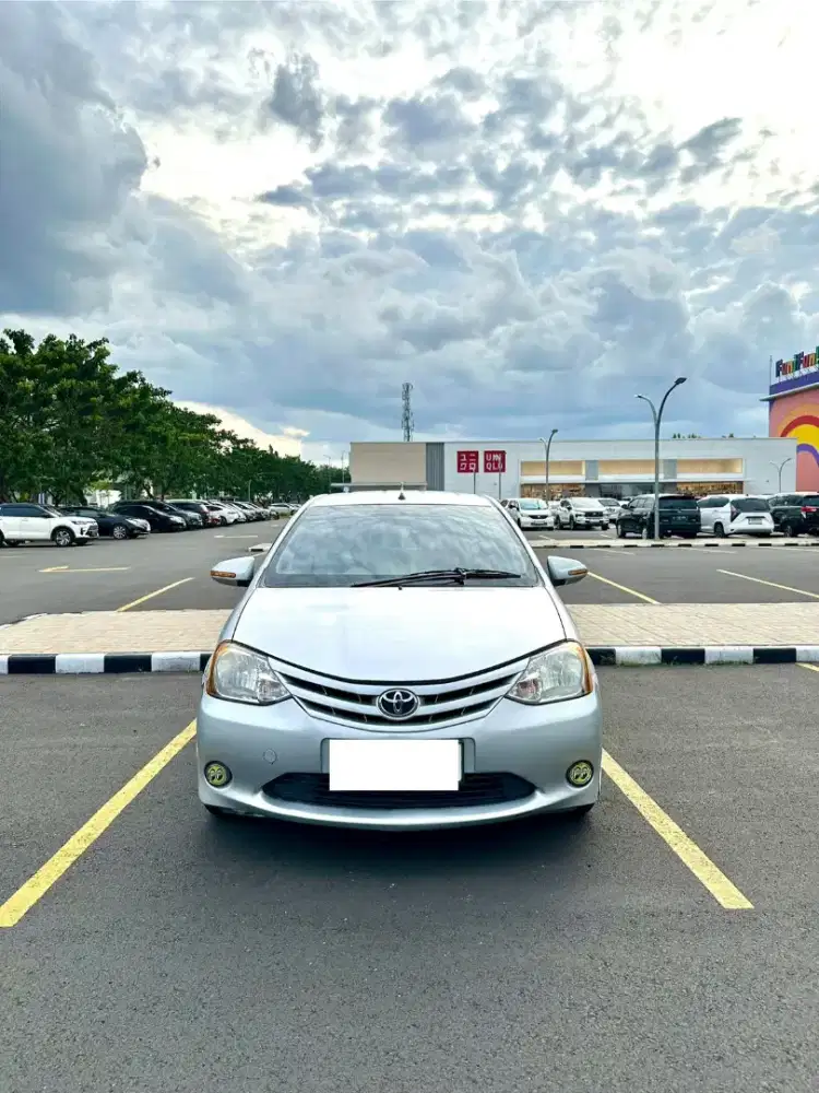 DIJUAL TOYOTA ETIOS VALCO 2013 NIK 2014