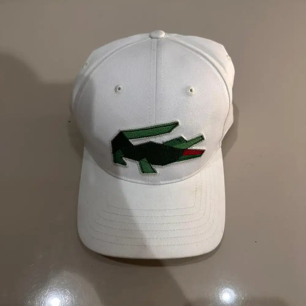 TOPI LACOSTE PUTIH