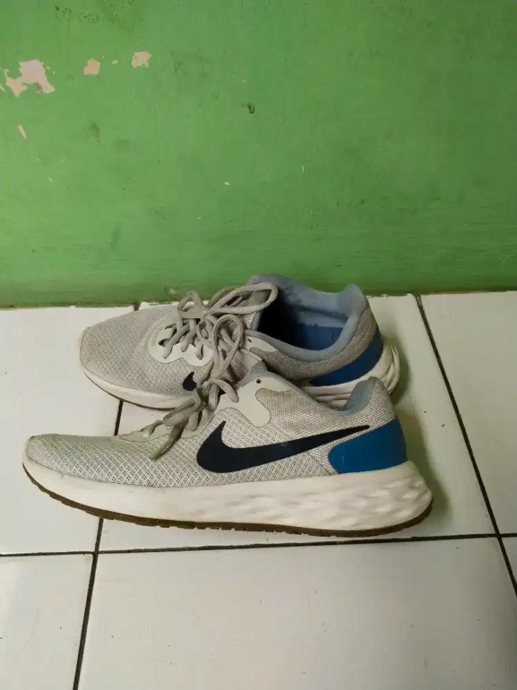Sepatu nike revolution 6 ukuran 41