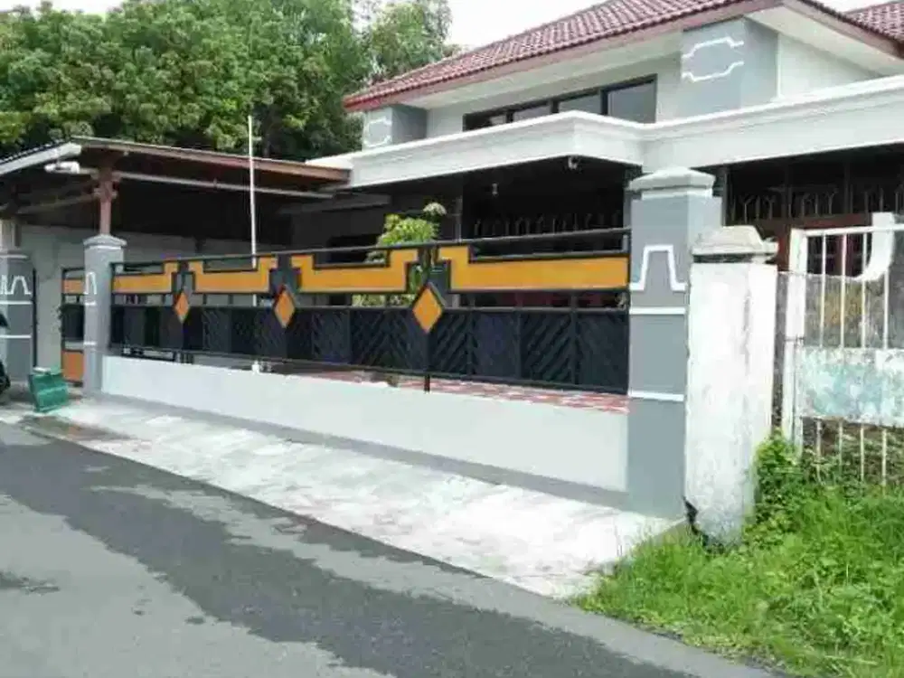 Rumah Luas Nyaman Klasik siap Huni Dekat Tol Solo Jati Super