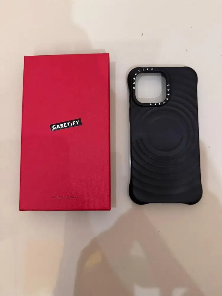 CASETIFY IPHONE 14 PRO MAX RIPPLE CASE HITAM