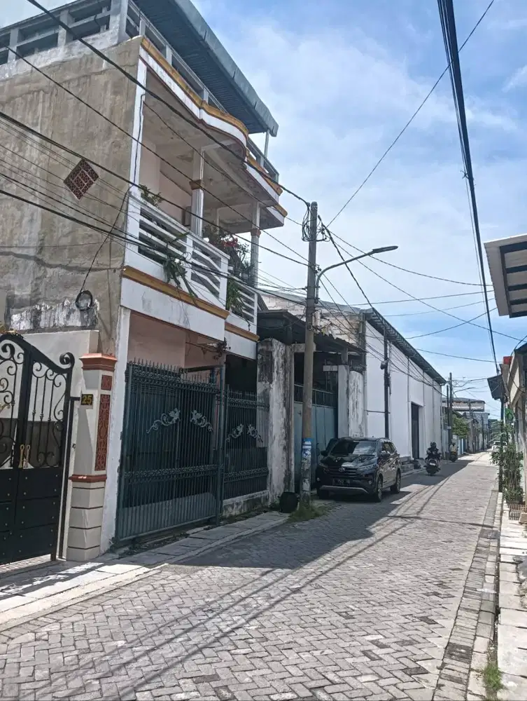 Rumah 2 lantai Jalan Lebak Jaya Permai III, Kelurahan Gading,Surabaya