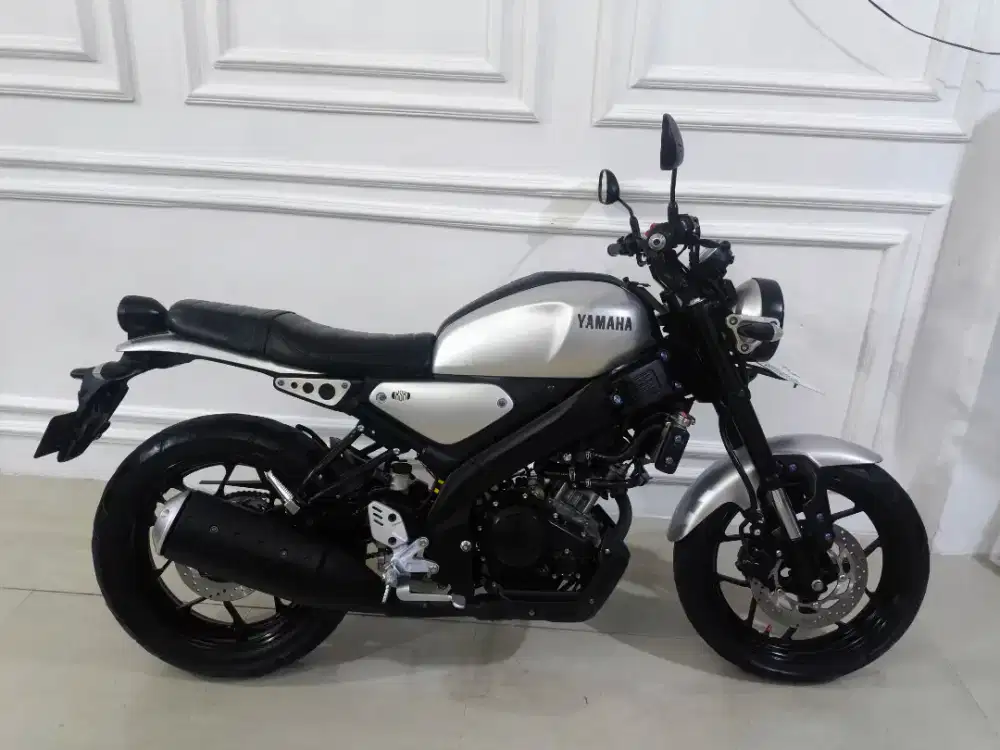 XSR silver 2024 AD solo