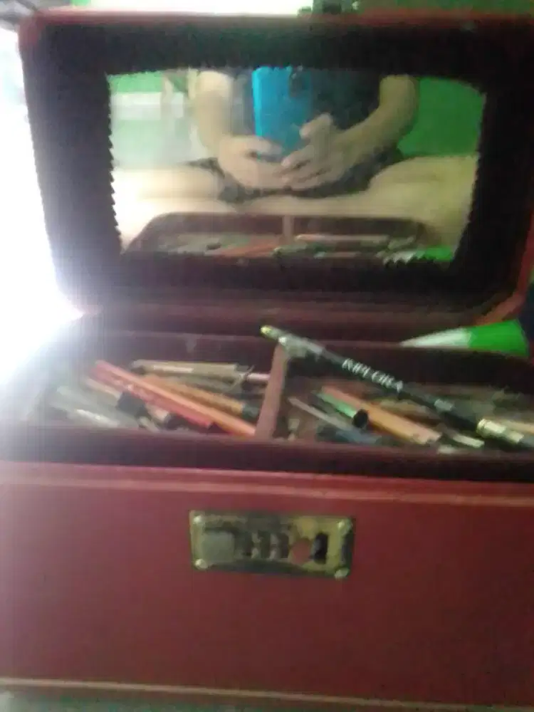 Dijual ajh alat mekup nya