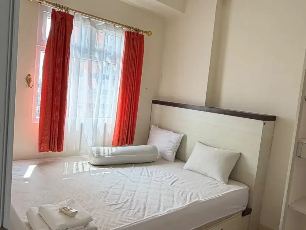 SCARLET HOOK 2BR FULLY FURNISHED GREEN PRAMUKA CITY DI ATAS MALL VIEW KOLAM RENANG