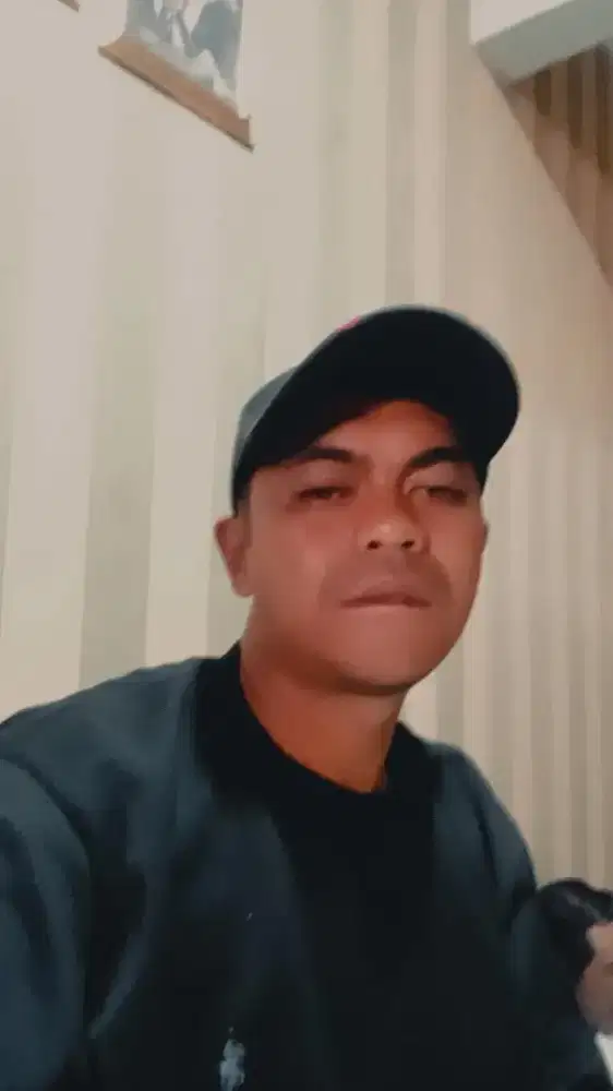 Cari kerjaan apa ajh yang penting kerja