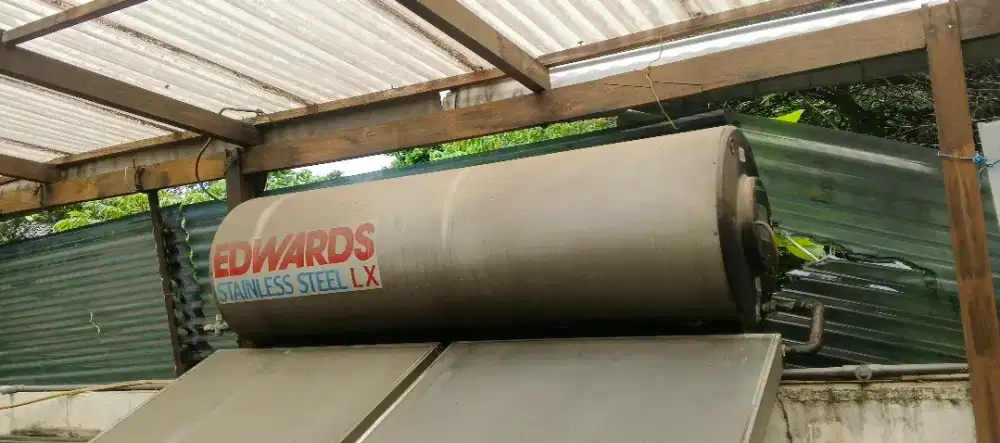 Solar water heater