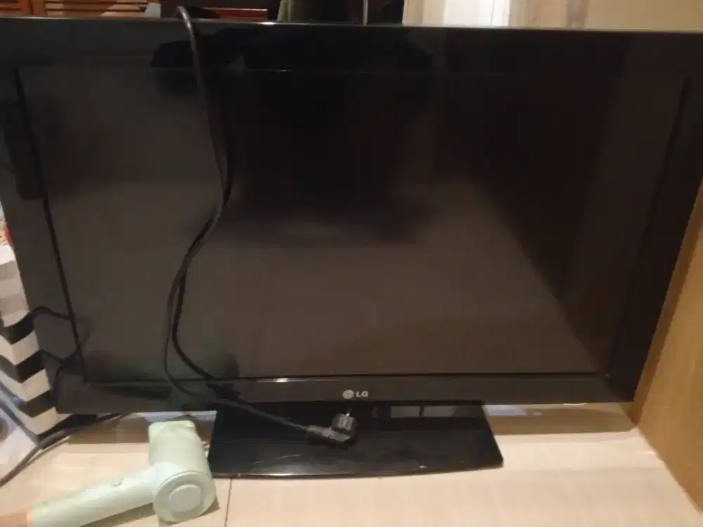 Bismillah Dijual Cepat TV Merk LG ukuran 32 INC Kondisi Mulus