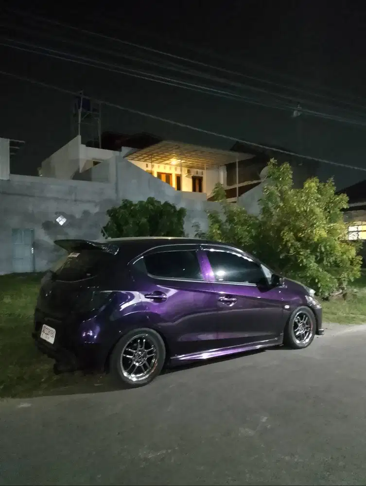 Brio,at 2022 km rendah... Warna asli kuning