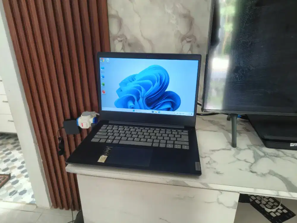 laptop lenovo core i3 gen 11 ram 8gb ssd 256gb + hdd 500gb