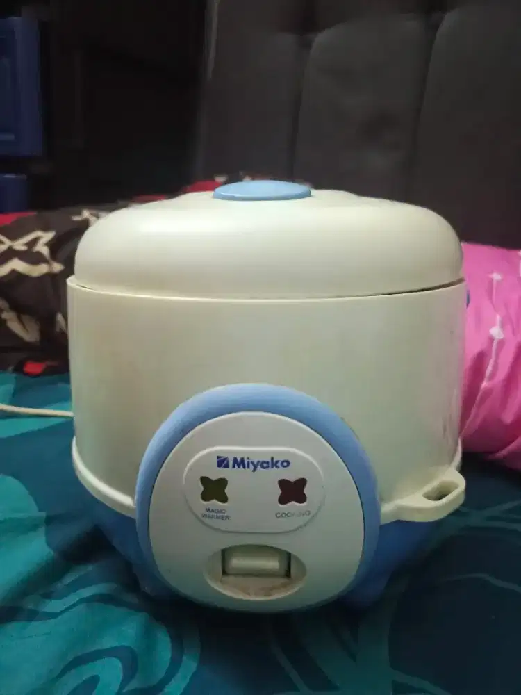 Rice cooker magic com merk miyako