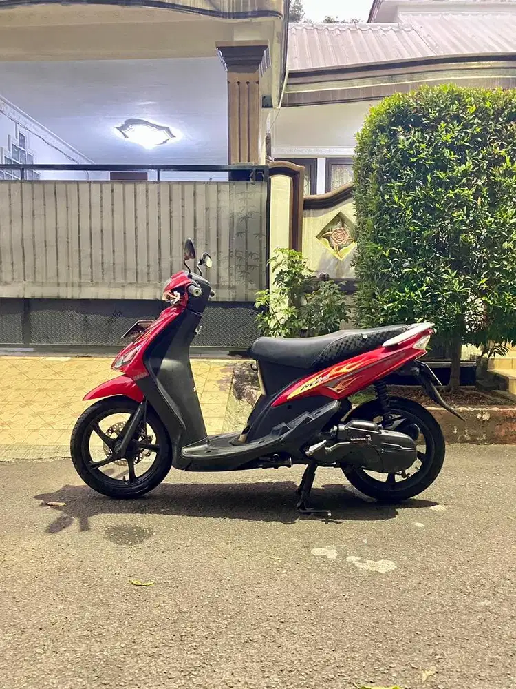 Mio Smile Merah Maroon 2010