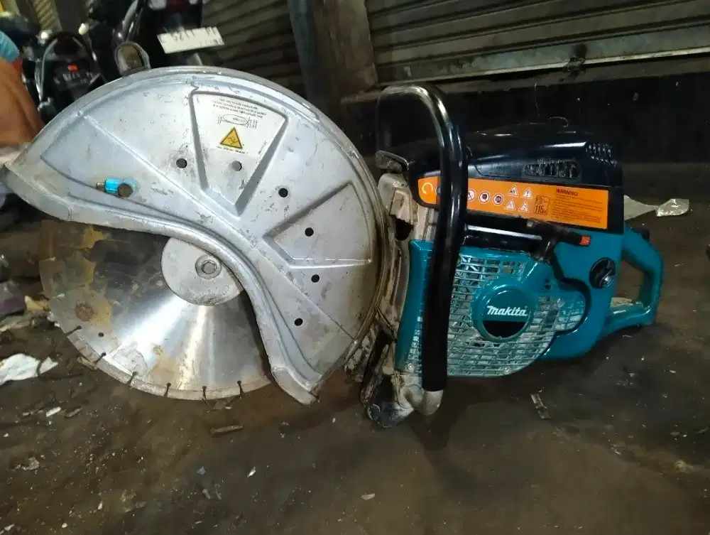 Makita EK 8100 pemotong beton