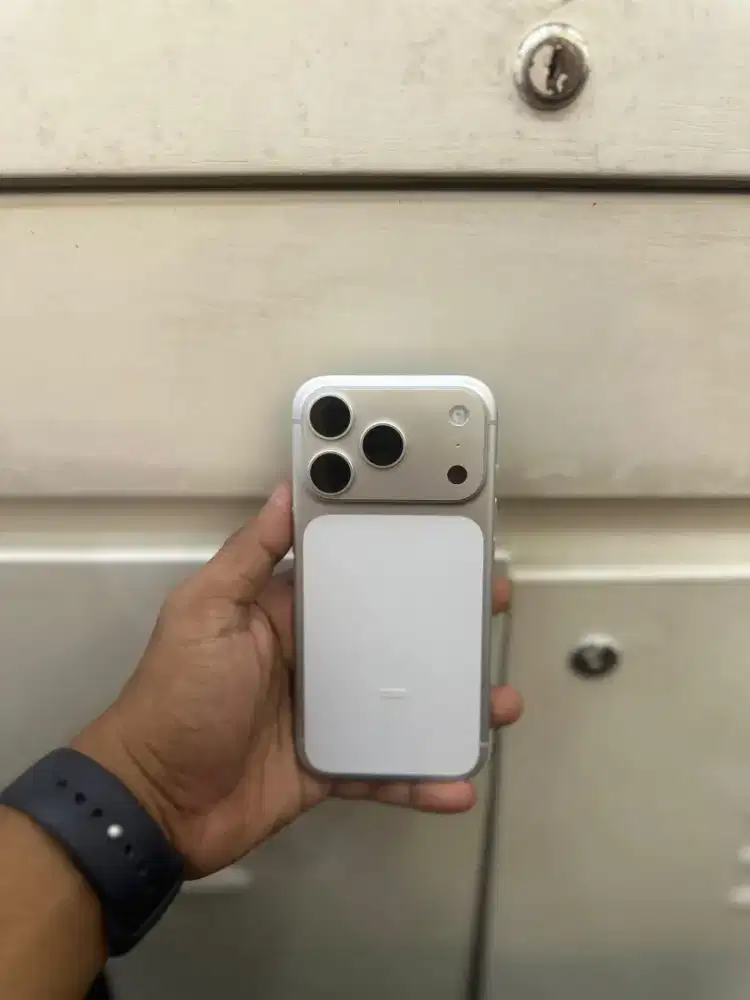 iPhone 17 pro 256gb iBox warna silver