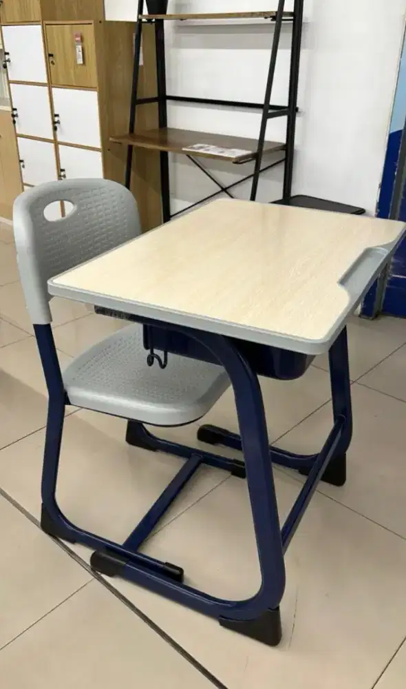 SET MEJA DAN KURSI SEKOLAH