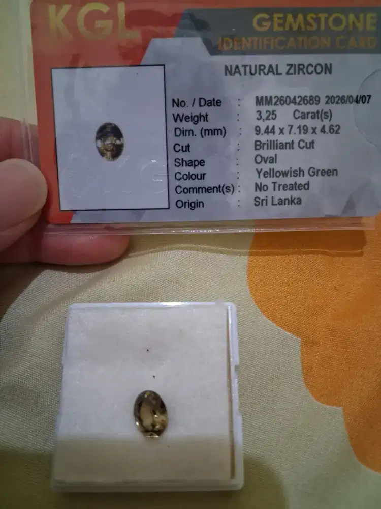 Natural zircon yellow srilanka