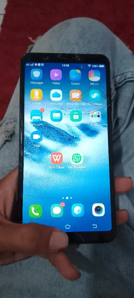 Vivo kaca retak sentuh aman