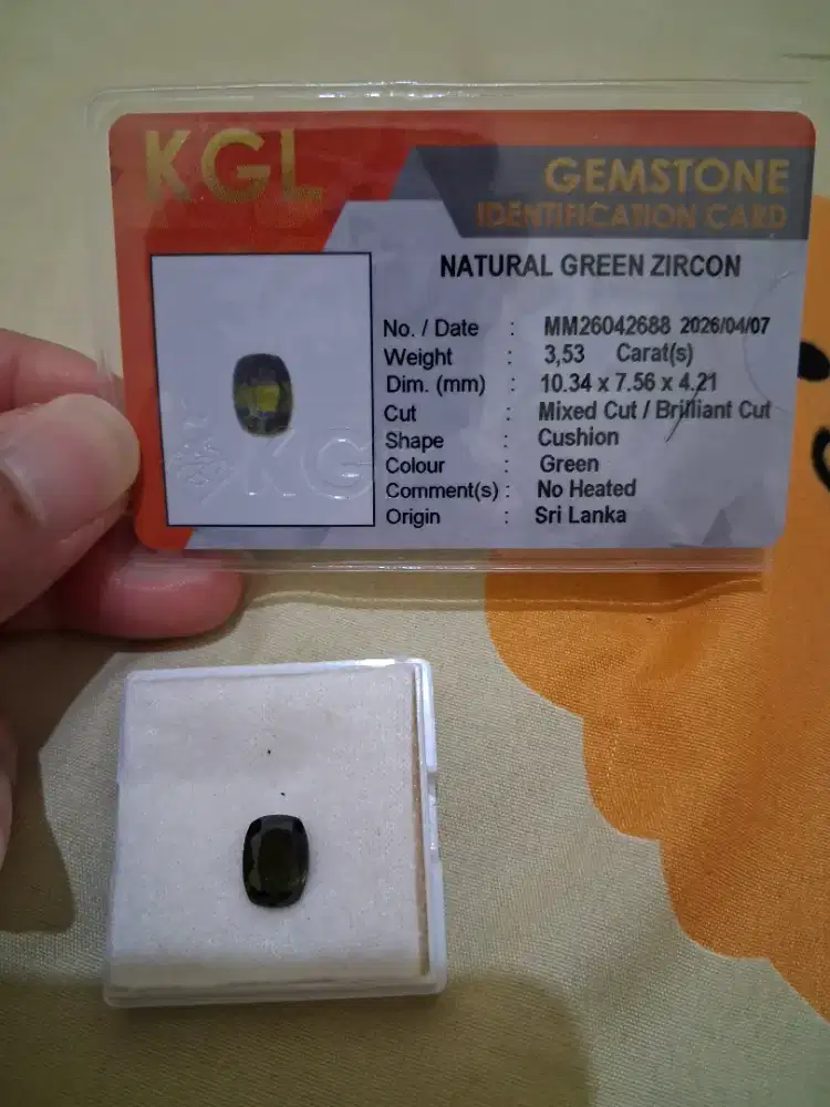 Natural vreen zircon srilanka