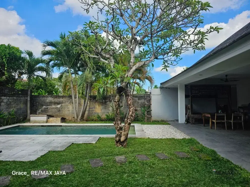 Private Villa 1 Bedroom With Expansive Garden For Lease, In Kuta Area