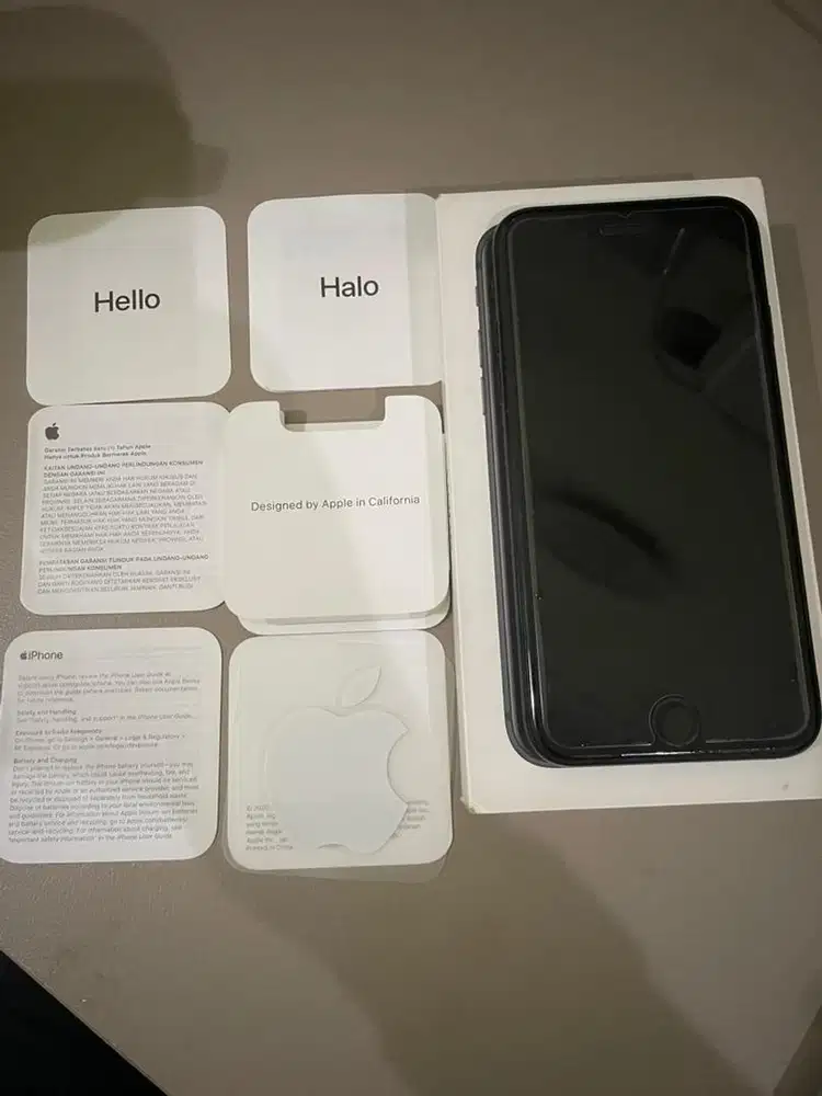 iPhone SE 2020 128GB Black - Resmi (PA/A) Sinyal Aman