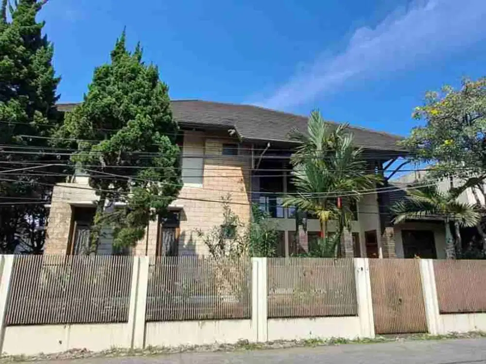 DISEWAKAN RUMAH DI TURANGGA BUAHBATU BANDUNG PUSAT cocok untuk kantor dan Rumah tinggal