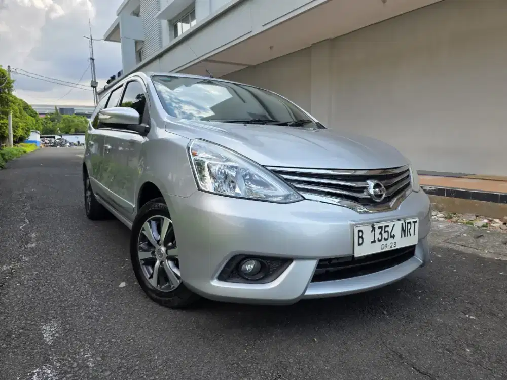 GRAND LIVINA XV 1.5 AT 2017