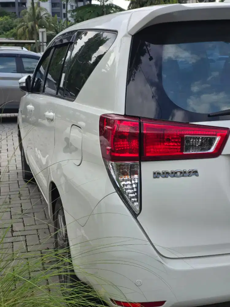 Toyota Innova Reborn edisi pertama
