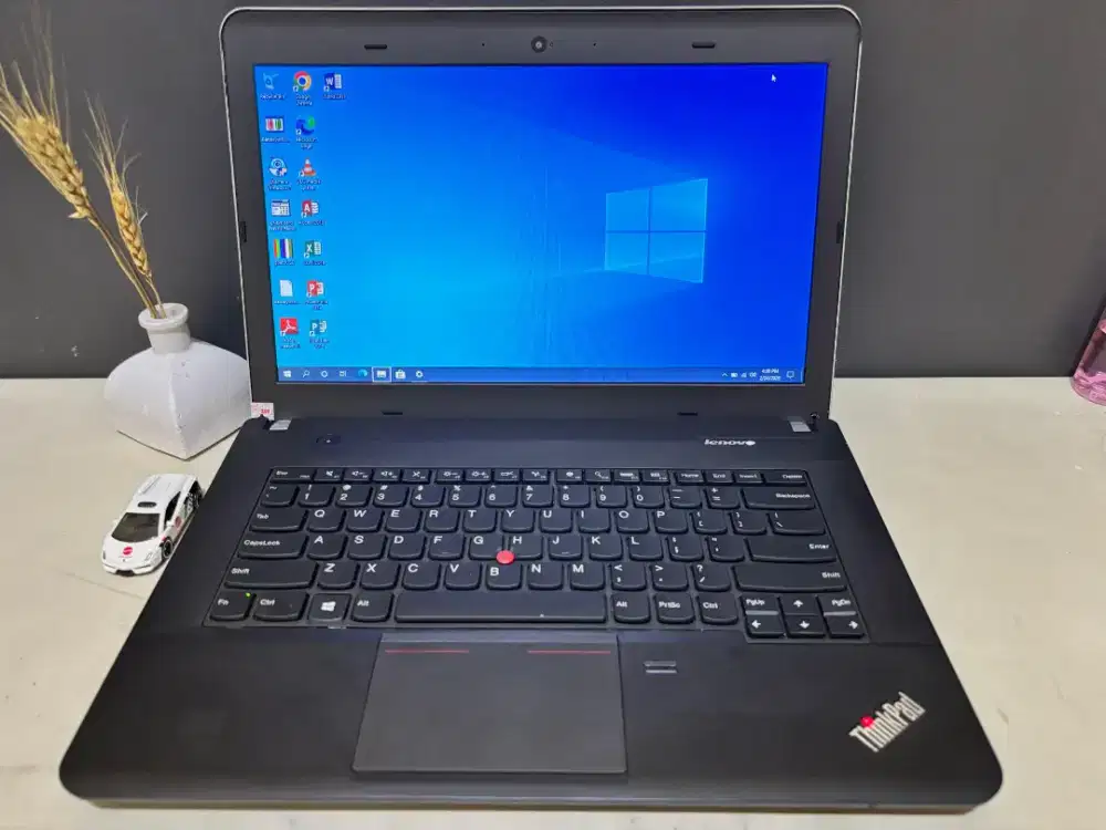 Laptop Lenovo ThinkPad E440 Core I5-4300U Ram 8Gb Hdd 500Hb Mulus