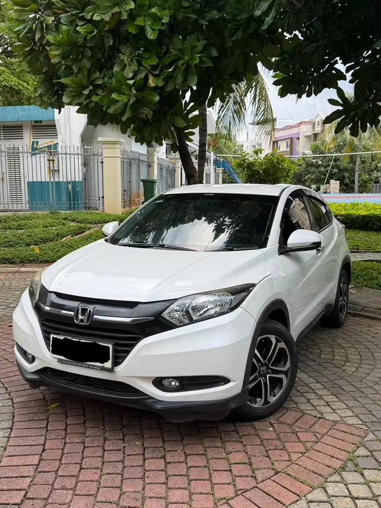 Honda HR-V Tipe E 1.5 AT Platinum White Pearl