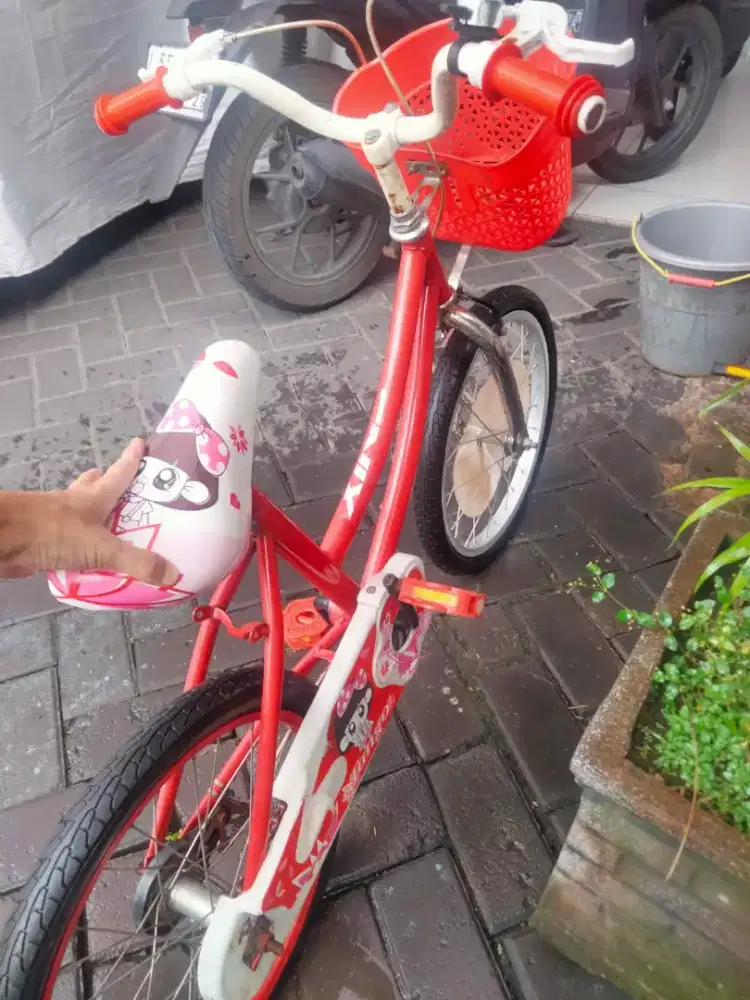 Sepeda anak merk Tango