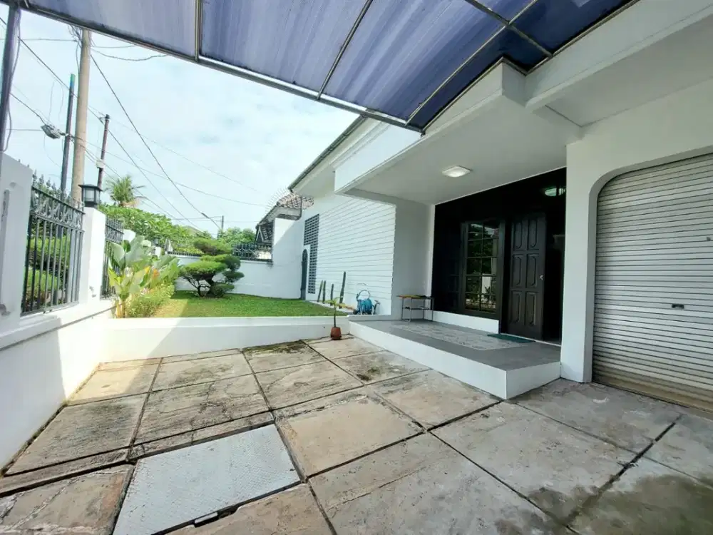 Disewakan Rumah Semi Furnished di Bukit Cinere Indah Layout Luas Siap Huni