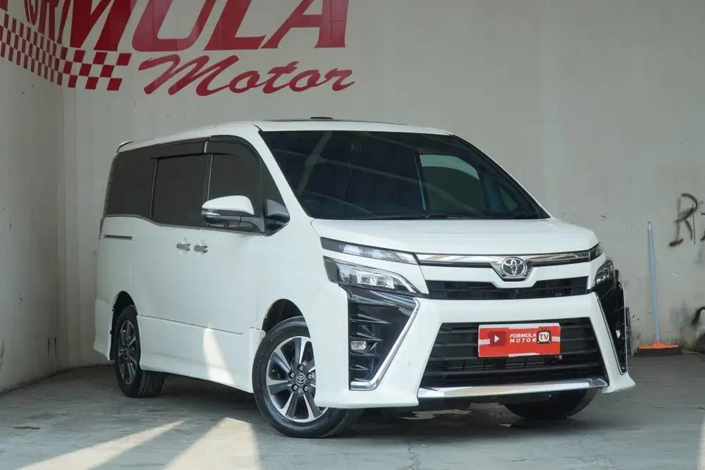 TOYOTA VOXY 2.0 A/T 2020 PUTIH
