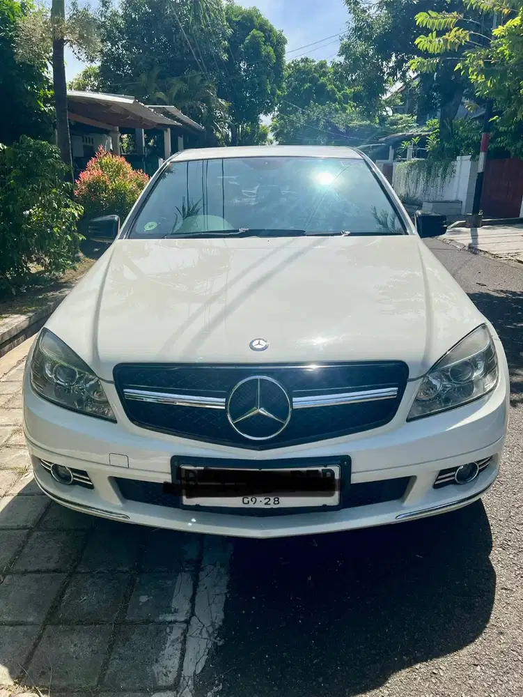 Dijual Mercedes Benz C200 Avantgarde Tahun 2009 Automatic Putih Metali