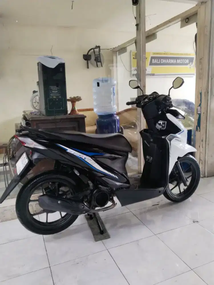 Dp 1.300 Honda beat fi thn 2024 cash Bali dharma motor