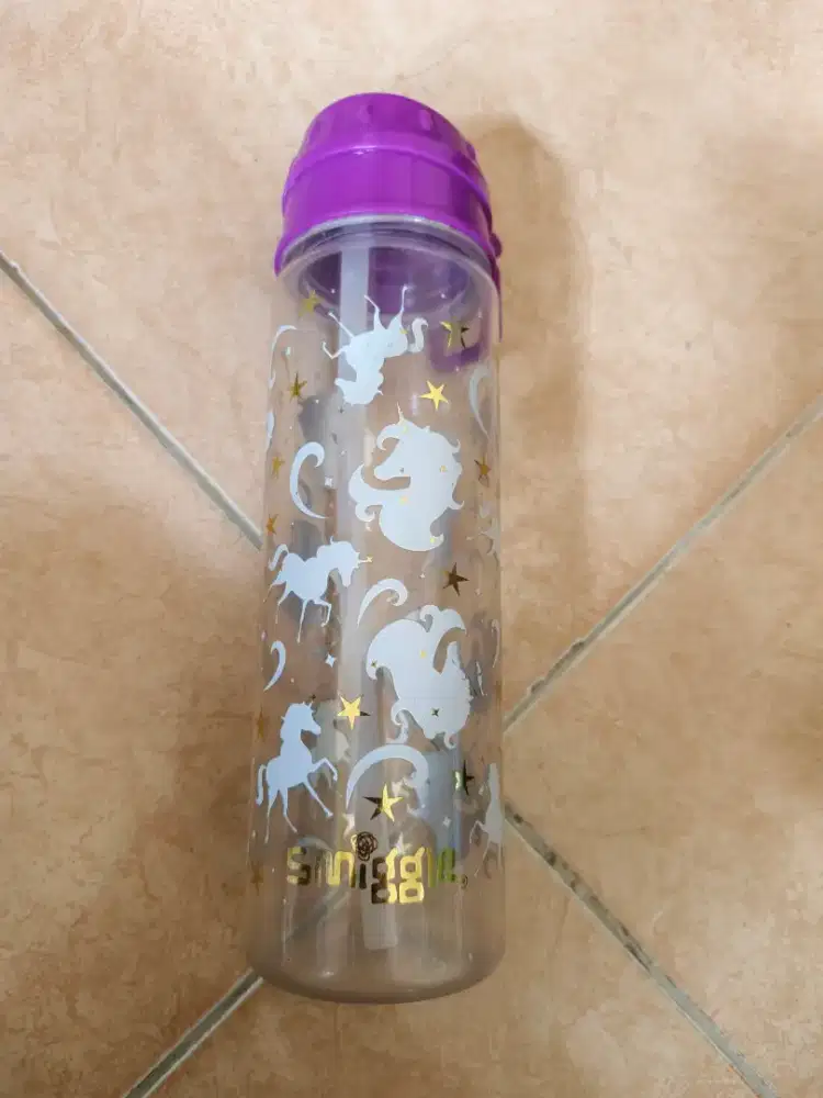 Botol minum Smiggle