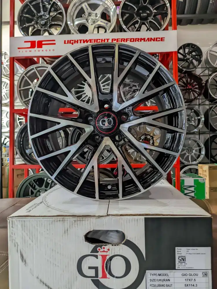 Velg GIO GLOU R17  PCD 5x114,3  lbr 7,5  et 45
