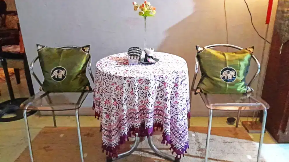 KURSI SANTAI ACRYLIC TRANSPARAN & MEJA KACA