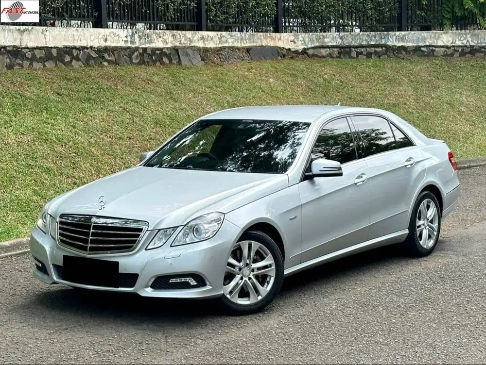 MERCEDES BENZ E250 2010 AVANTGARDE 1.8 AT LOW KM.66RB & PAJAK PANJANG