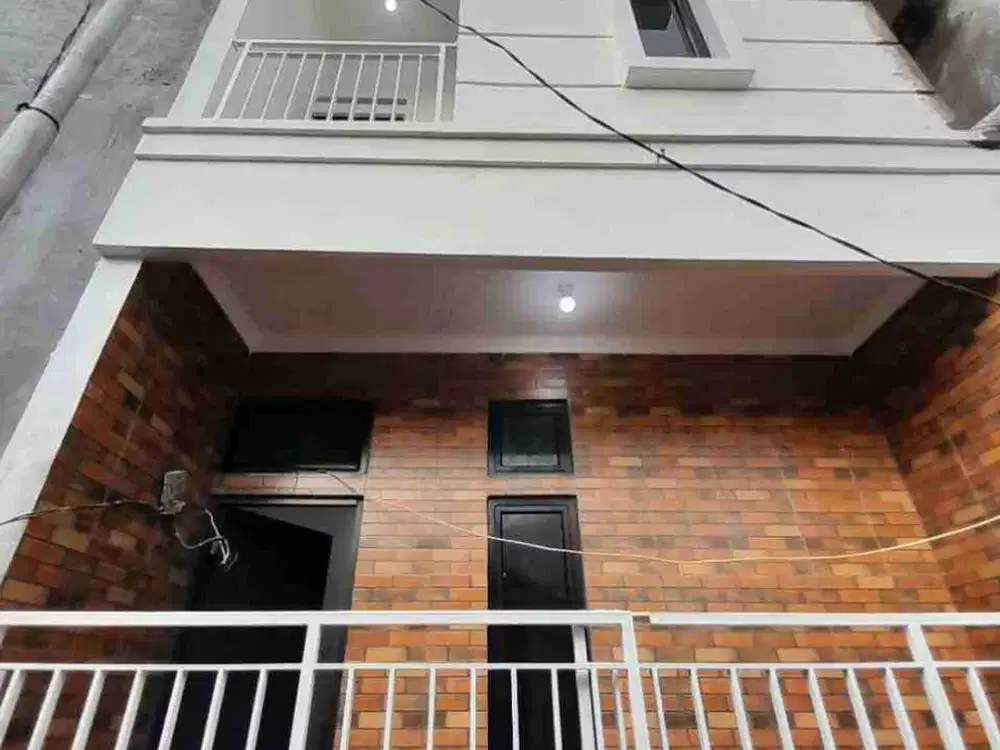 rumah siap huni akses motor di jln albariah kampung tengah Kramat jati