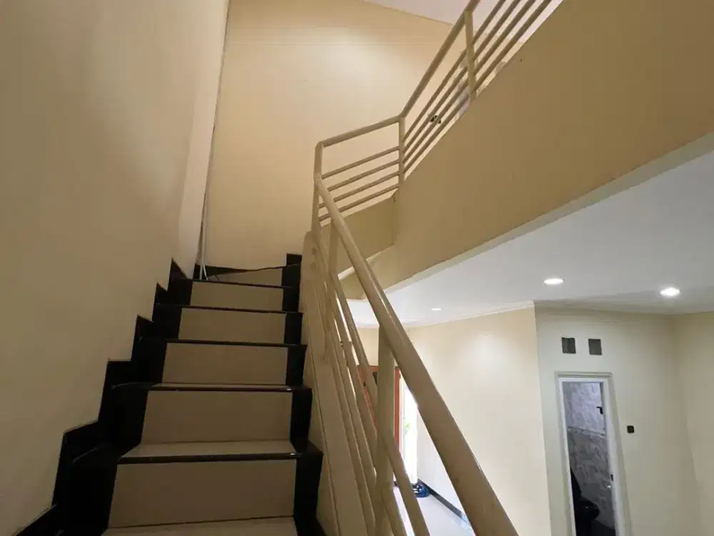 Fcei. Rumah dijual di Meadow Green Lippo Cikarang