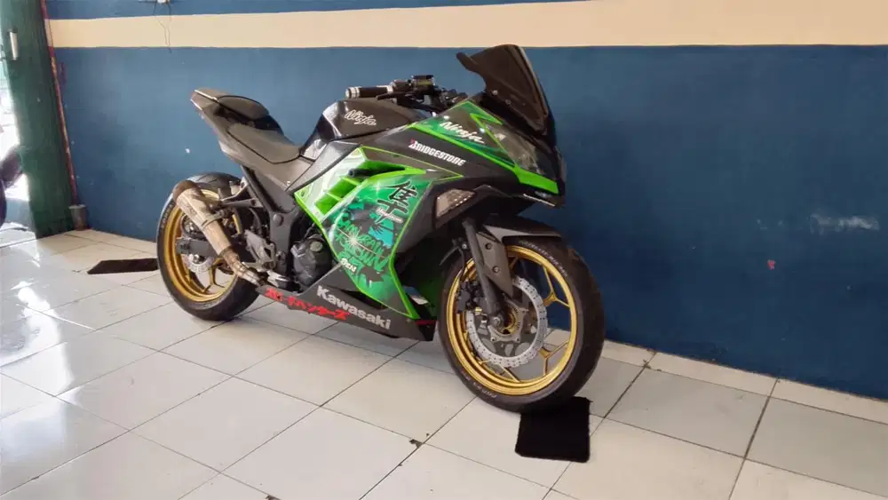 Dijual kawasaki ninja fi 250cc siap pakai