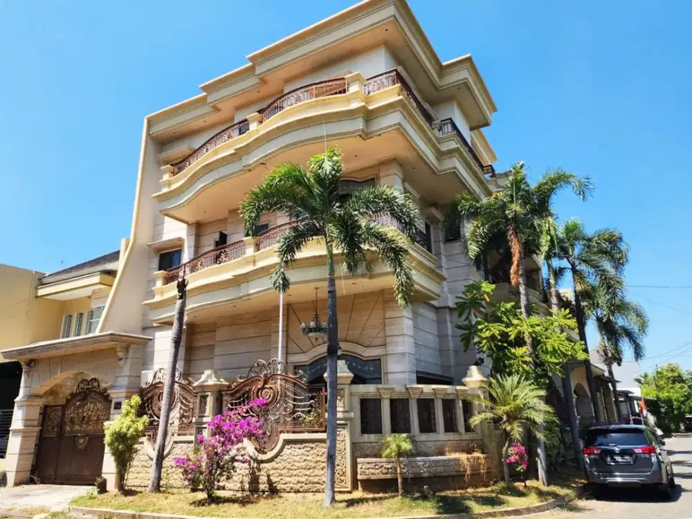 Dijual Rumah Klasik Mewah 3,5 Lantai, ARAYA 2, Dkt  ITS Surabaya