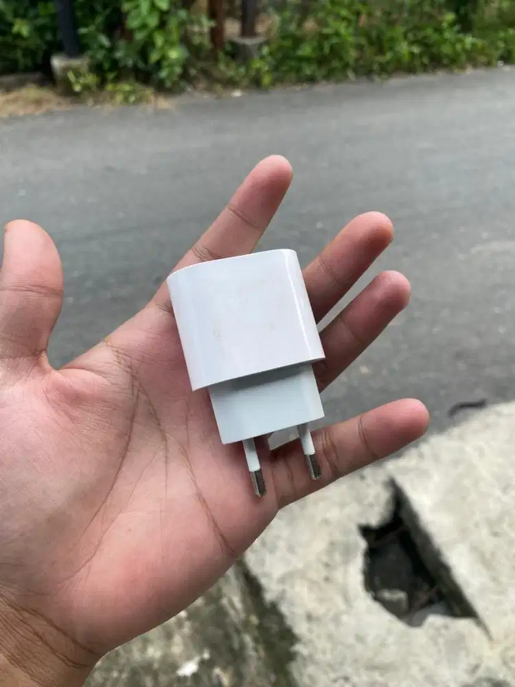 ADAPTOR IPHONE 20W ORIGINAL APPLE