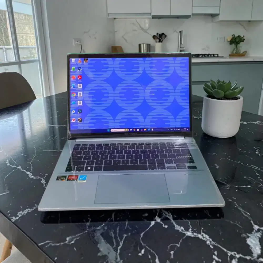 ASUS VIVOBOOK PRO 14X OLED LIKE NEW FULSET Dusbox [RAM 8GB/SSD 512Gb]