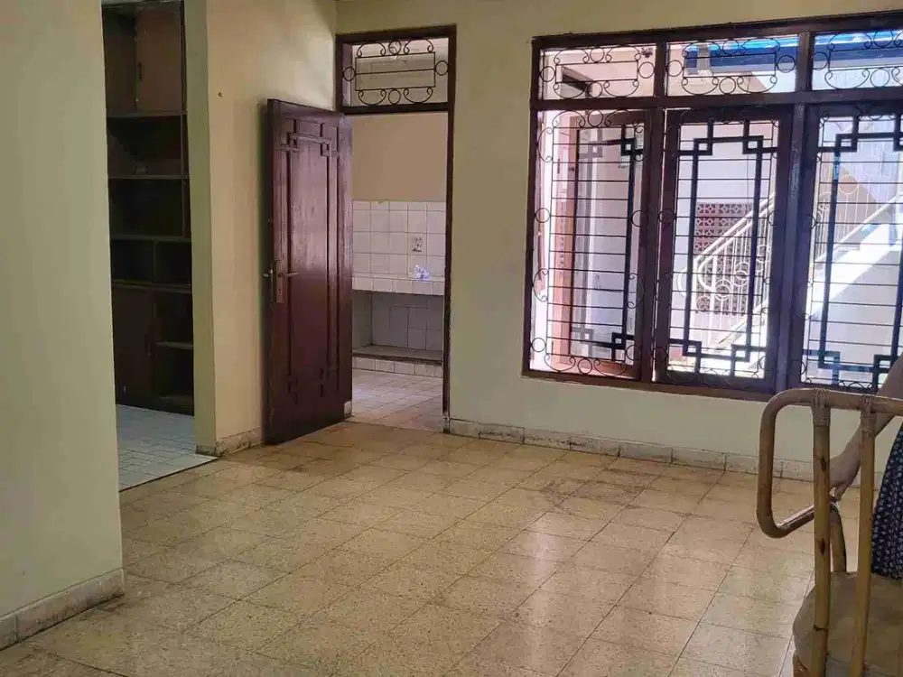 Rmh sewa tingkat Cimindi Raya 3 KT 2 km murah akses 2 mbl Rp 60 jt/th, Rp 110 jt/2 thn.