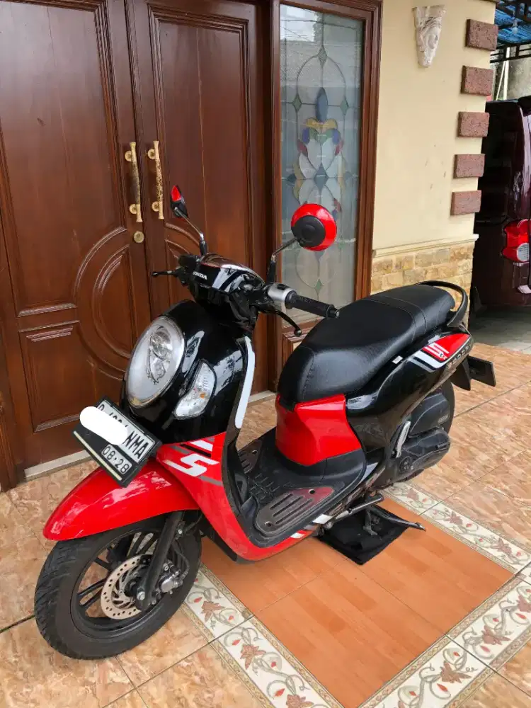 Honda Scoopy-FI 2023 LOW KM !!!