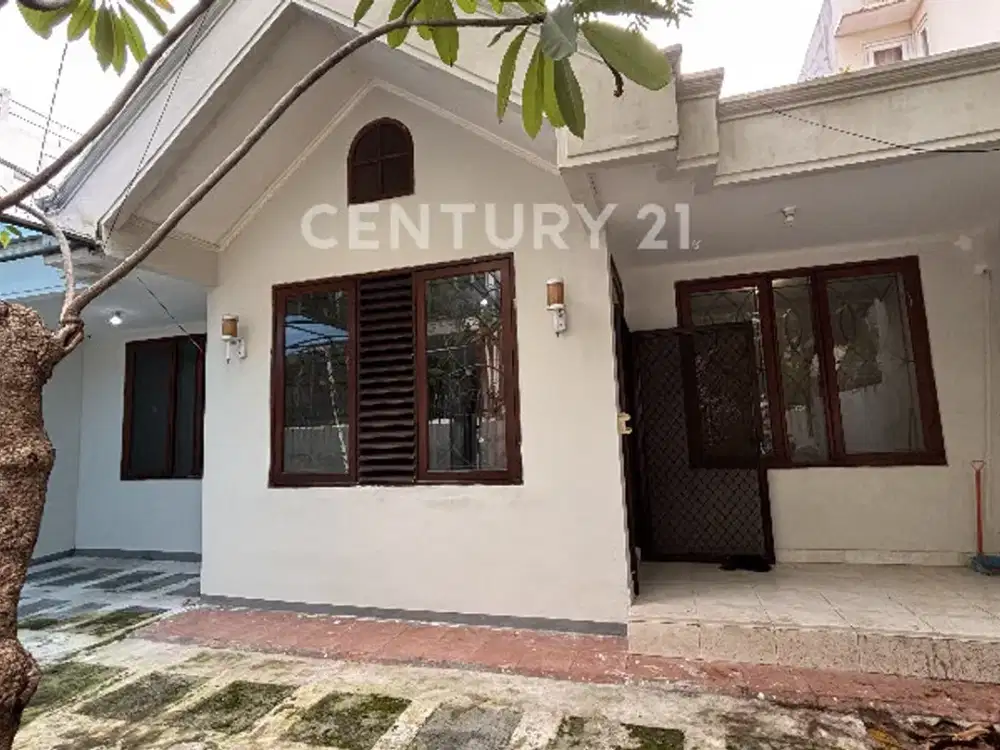Disewakan Rumah  Di Menteng Dekat Stasiun Sudirman