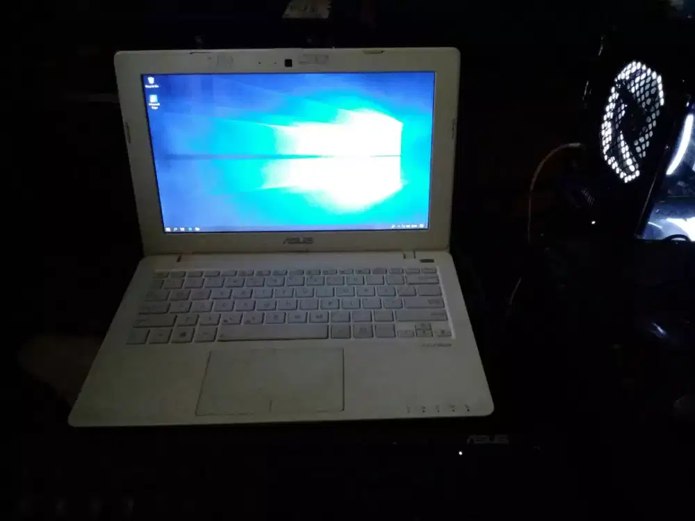 ASUS X200MA Putih - SSD 120GB - Notebook - Netbook - Laptop Murah